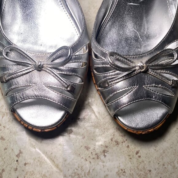 Marc Fisher Silver Metallic Strappy Heels Cork Like Heel Adjustable Glam Party - Picture 9 of 9